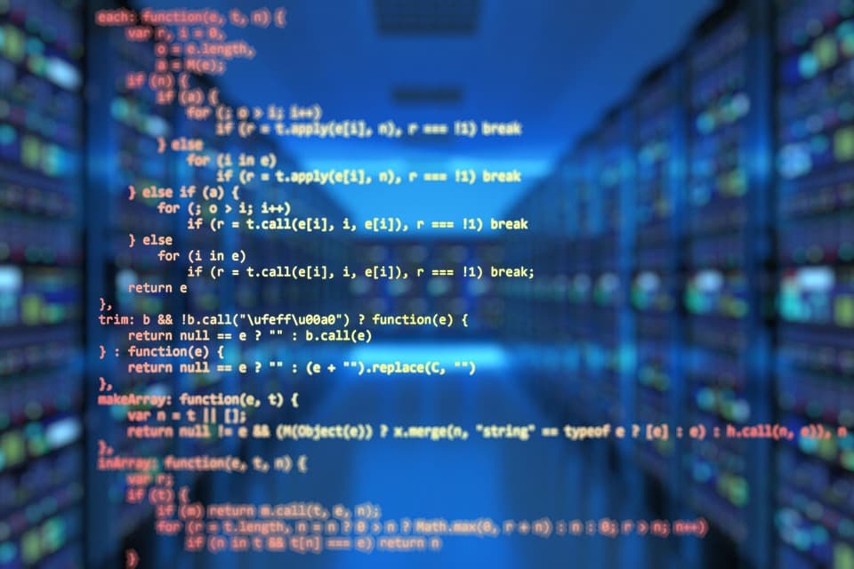 Serverinfrastruktur mit eingeblendeten Programmzeilen